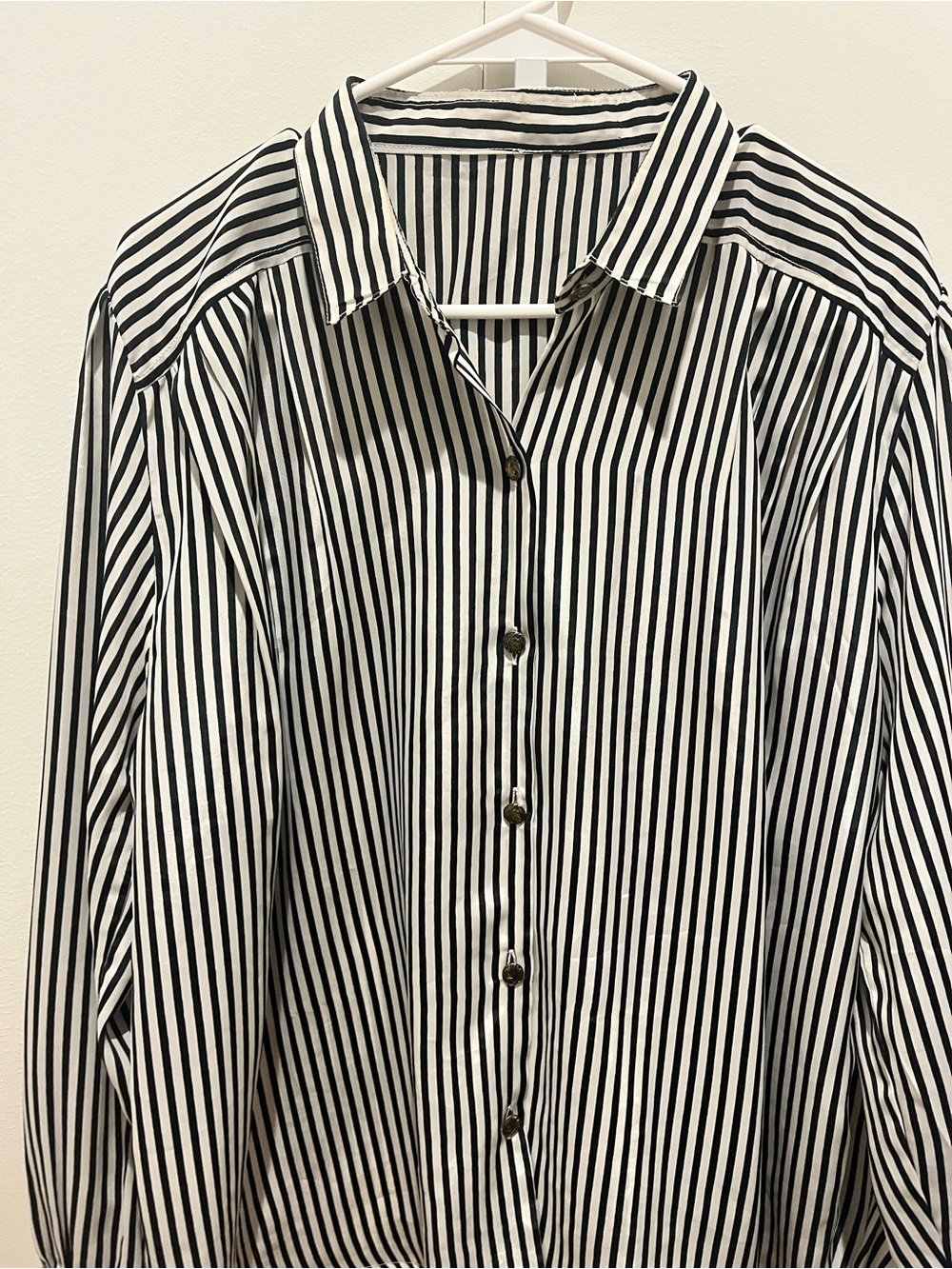 Black and White Vertical Stripe Button-Up Shirt no tag